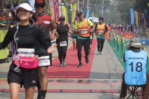 BIB: 
                            <button type="button" onclick="openModal(8248286)" class="btn btn-primary btn-sm float-right btn-popup" data-toggle="modal" data-target=".modal-high-quality">
                        <i class="fas fa-shopping-cart"></i> Add to Cart
                    </button>
                                            <button type="button" onclick="isThisMe(8248286, true)" class="btn btn-success btn-sm float-right btn-popup btn-isme hidden" data-toggle="tooltip" data-placement="bottom" title="นี่คือรูปของคุณใช่ไหม คลิกที่นี่เพื่อเอาเข้าอัลบั้ม">
                        <i class="fas fa-plus"></i> Add to album
                    </button>
                    <button type="button" onclick="isThisMe(8248286, false)" class="btn btn-warning btn-sm float-right btn-popup btn-isnotme hidden">
                        <i class="fas fa-ban"></i> Remove from album
                    </button>